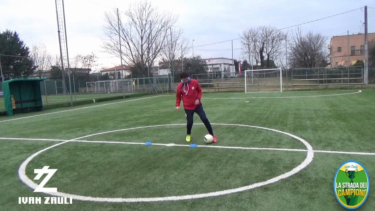 BALL MASTERY: Side roll, hook turn, inside touch, inside push